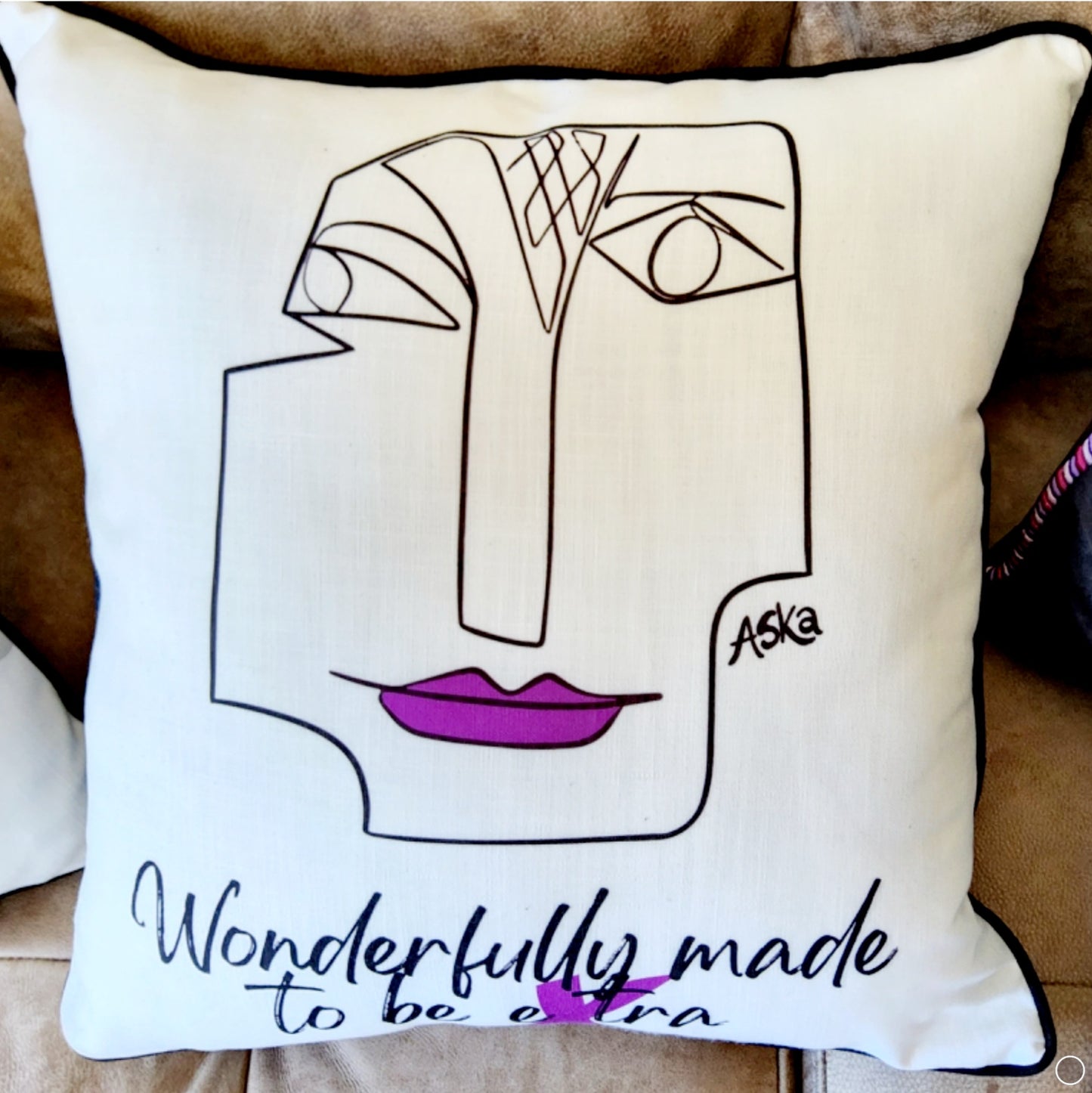 WONDERFULLY MADE TO BE EXTRA PURPLE LIPS AFROFUSION CUSHIONS