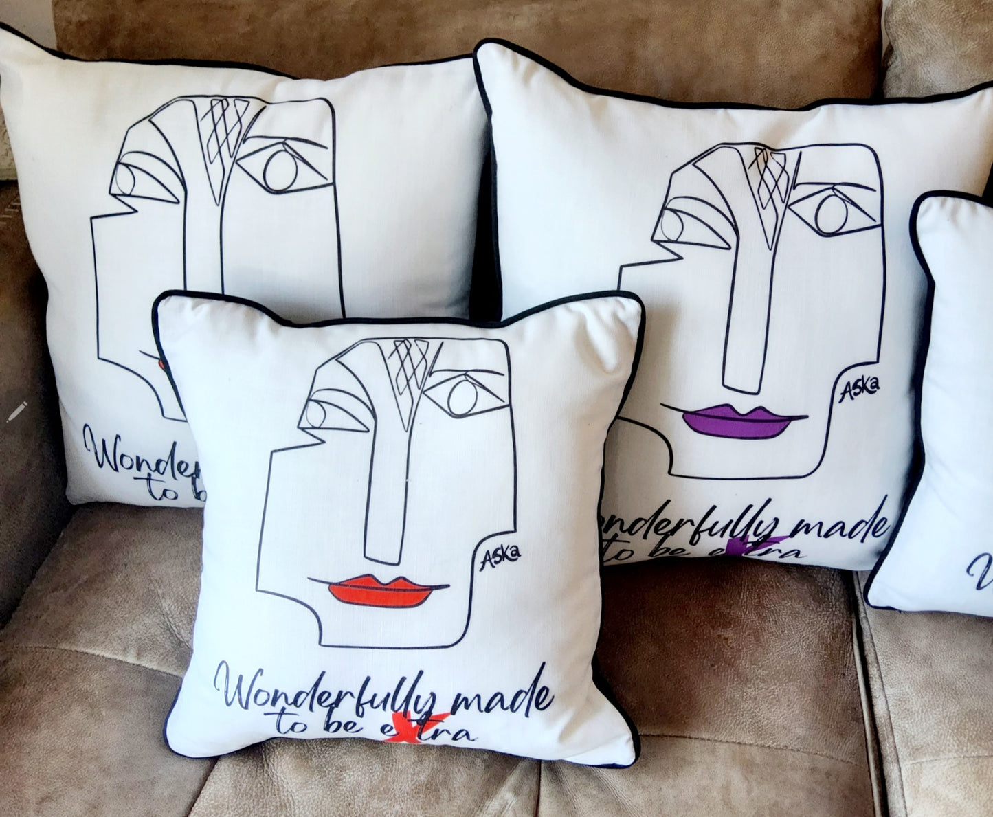 WONDERFULLY MADE TO BE EXTRA PURPLE LIPS AFROFUSION CUSHIONS